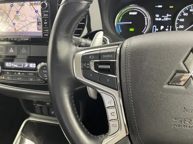 三菱 アウトランダー ＰＨＥＶ G ナビパッケージ 栃木県 2018(平30)年 2.2万km チタニウムグレーメタリック 三菱e-Assist/・衝突被害軽減ブレーキシステム/・誤発進抑制機能(前進時)/・車線逸脱警報システム/・レーダークルーズコントロールシステム/・オートマチックハイビーム/・後側方車両検知警報システム/・レーンチェンジアシスト機能/・後退時車両検知警報システム/ワンオーナー/禁煙車/全方位カメラ/ハーフレザー/シートヒーター/ハンドルヒーター/パワーバックドア/ブラインドスポットモニター/純正ナビ/(CD/DVD/BT/TV/SD)/コーナーセンサー/LEDヘッドライト/フォグライト/オートライト/オートエアコン