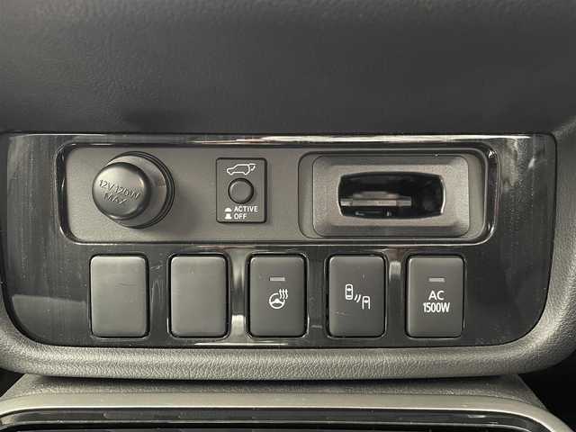 三菱 アウトランダー ＰＨＥＶ G ナビパッケージ 栃木県 2018(平30)年 2.2万km チタニウムグレーメタリック 三菱e-Assist/・衝突被害軽減ブレーキシステム/・誤発進抑制機能(前進時)/・車線逸脱警報システム/・レーダークルーズコントロールシステム/・オートマチックハイビーム/・後側方車両検知警報システム/・レーンチェンジアシスト機能/・後退時車両検知警報システム/ワンオーナー/禁煙車/全方位カメラ/ハーフレザー/シートヒーター/ハンドルヒーター/パドルシフト/パワーバックドア/ブラインドスポットモニター/純正ナビ/(CD/DVD/BT/TV/SD)/ETC/コーナーセンサー/LEDヘッドライト/フォグライト/オートライト/オートエアコン