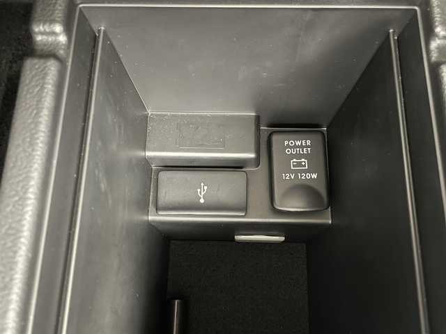 三菱 アウトランダー ＰＨＥＶ G ナビパッケージ 栃木県 2018(平30)年 2.2万km チタニウムグレーメタリック 三菱e-Assist/・衝突被害軽減ブレーキシステム/・誤発進抑制機能(前進時)/・車線逸脱警報システム/・レーダークルーズコントロールシステム/・オートマチックハイビーム/・後側方車両検知警報システム/・レーンチェンジアシスト機能/・後退時車両検知警報システム/ワンオーナー/禁煙車/全方位カメラ/ハーフレザー/シートヒーター/ハンドルヒーター/パドルシフト/パワーバックドア/ブラインドスポットモニター/純正ナビ/(CD/DVD/BT/TV/SD)/ETC/コーナーセンサー/LEDヘッドライト/フォグライト/オートライト/オートエアコン