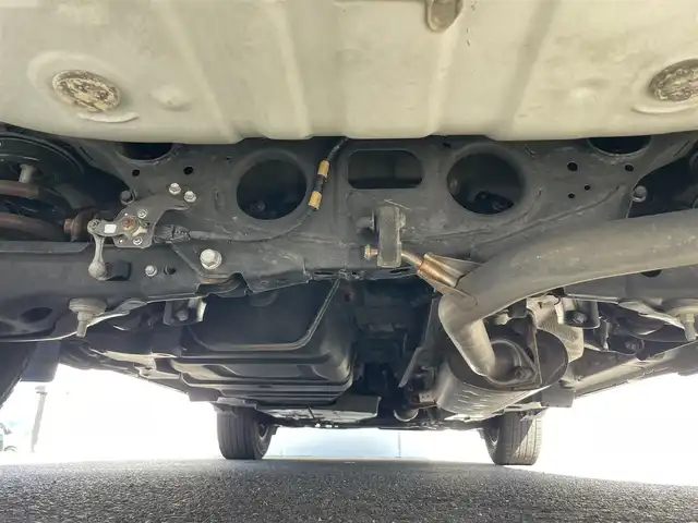 トヨタ ハリアー プレミアム 佐賀県 2018(平30)年 6.9万km ホワイトパールクリスタルシャイン サンルーフ/トヨタセーフティセンス/・プリクラッシュセーフティ/・レーダークルーズコントロール/・レーンディパーチャーアラート/・オートマチックハイビーム/クリアランスソナー/ビッグX10型ナビ(アルパイン)/・バックカメラ/サイドカメラ/・フルセグTV/BT/CD/DVD/HDMI/パワーバックドア/ハーフレザーシート/パワーシート/純正18インチAW車載(サマー)/LEDヘッドライト/フォグランプ/電動パーキングスイッチ/ETC/プッシュスタート/スマートキー/カードキー/取扱説明書/保証書