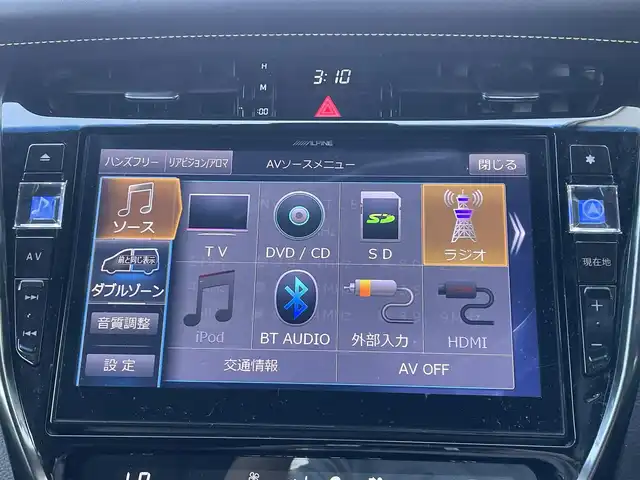 トヨタ ハリアー プレミアム 佐賀県 2018(平30)年 6.9万km ホワイトパールクリスタルシャイン サンルーフ/トヨタセーフティセンス/・プリクラッシュセーフティ/・レーダークルーズコントロール/・レーンディパーチャーアラート/・オートマチックハイビーム/クリアランスソナー/ビッグX10型ナビ(アルパイン)/・バックカメラ/サイドカメラ/・フルセグTV/BT/CD/DVD/HDMI/パワーバックドア/ハーフレザーシート/パワーシート/純正18インチAW車載(サマー)/LEDヘッドライト/フォグランプ/電動パーキングスイッチ/ETC/プッシュスタート/スマートキー/カードキー/取扱説明書/保証書