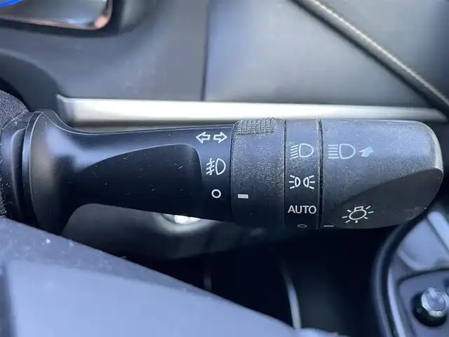 トヨタ ハリアー プレミアム 佐賀県 2018(平30)年 6.9万km ホワイトパールクリスタルシャイン サンルーフ/トヨタセーフティセンス/・プリクラッシュセーフティ/・レーダークルーズコントロール/・レーンディパーチャーアラート/・オートマチックハイビーム/クリアランスソナー/ビッグX10型ナビ(アルパイン)/・バックカメラ/サイドカメラ/・フルセグTV/BT/CD/DVD/HDMI/パワーバックドア/ハーフレザーシート/パワーシート/純正18インチAW車載(サマー)/LEDヘッドライト/フォグランプ/電動パーキングスイッチ/ETC/プッシュスタート/スマートキー/カードキー/取扱説明書/保証書