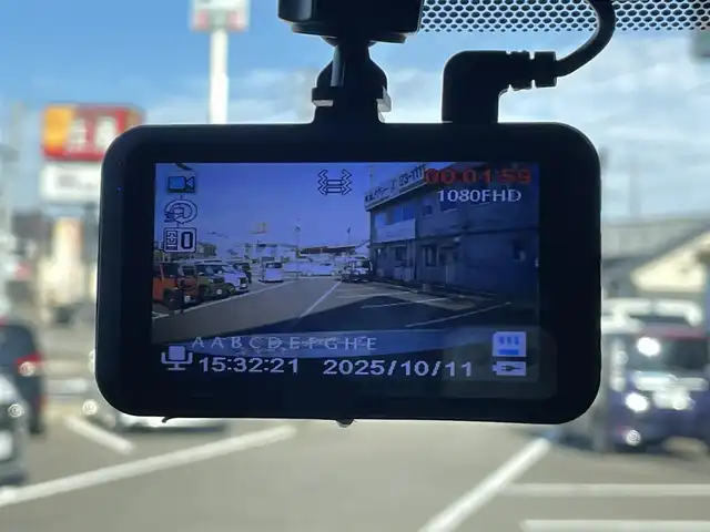トヨタ ハリアー プレミアム 佐賀県 2018(平30)年 6.9万km ホワイトパールクリスタルシャイン サンルーフ/トヨタセーフティセンス/・プリクラッシュセーフティ/・レーダークルーズコントロール/・レーンディパーチャーアラート/・オートマチックハイビーム/クリアランスソナー/ビッグX10型ナビ(アルパイン)/・バックカメラ/サイドカメラ/・フルセグTV/BT/CD/DVD/HDMI/パワーバックドア/ハーフレザーシート/パワーシート/純正18インチAW車載(サマー)/LEDヘッドライト/フォグランプ/電動パーキングスイッチ/ETC/プッシュスタート/スマートキー/カードキー/取扱説明書/保証書