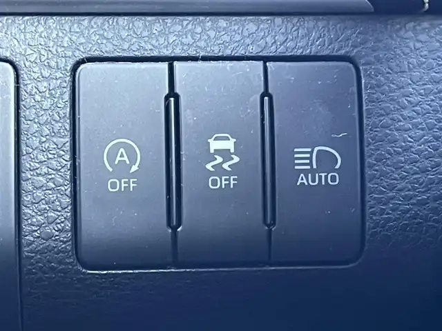 トヨタ ハリアー プレミアム 佐賀県 2018(平30)年 6.9万km ホワイトパールクリスタルシャイン サンルーフ/トヨタセーフティセンス/・プリクラッシュセーフティ/・レーダークルーズコントロール/・レーンディパーチャーアラート/・オートマチックハイビーム/クリアランスソナー/ビッグX10型ナビ(アルパイン)/・バックカメラ/サイドカメラ/・フルセグTV/BT/CD/DVD/HDMI/パワーバックドア/ハーフレザーシート/パワーシート/純正18インチAW車載(サマー)/LEDヘッドライト/フォグランプ/電動パーキングスイッチ/ETC/プッシュスタート/スマートキー/カードキー/取扱説明書/保証書