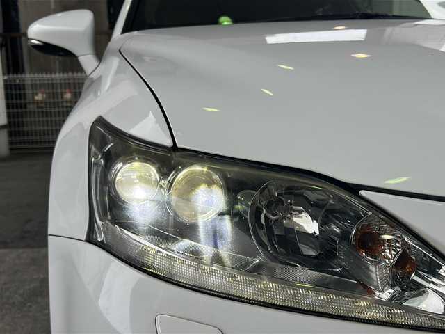 レクサス ＣＴ 200h Fスポーツ 京都府 2014(平26)年 7.9万km ブラック/ホワイトノーヴァガラスフレーク 純正8インチナビ/フルセグテレビ/バックカメラ/Bluetooth/サンルーフ/パドルシフト/本革シート/メモリーパワーシート/シートヒーター/ステアリングヒーター/レクサスセーフティーセンス/クリアランスソナー/トラクションコントロール/レーダークルーズコントロール/ワンオーナー/禁煙車/カードキー/寒冷地仕様/ドラレコ前後/ビルトインETC/アイドリングストップ/フォグランプ/ウィンカーミラー/電動格納ミラー