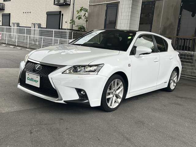 レクサス ＣＴ 200h Fスポーツ 京都府 2014(平26)年 7.9万km ブラック/ホワイトノーヴァガラスフレーク 純正8インチナビ/フルセグテレビ/バックカメラ/Bluetooth/サンルーフ/パドルシフト/本革シート/メモリーパワーシート/シートヒーター/ステアリングヒーター/レクサスセーフティーセンス/クリアランスソナー/トラクションコントロール/レーダークルーズコントロール/ワンオーナー/禁煙車/カードキー/寒冷地仕様/ドラレコ前後/ビルトインETC/アイドリングストップ/フォグランプ/ウィンカーミラー/電動格納ミラー