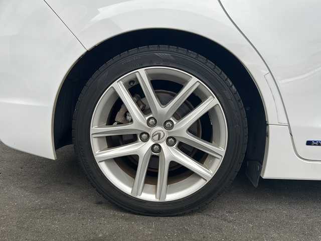 レクサス ＣＴ 200h Fスポーツ 京都府 2014(平26)年 7.9万km ブラック/ホワイトノーヴァガラスフレーク 純正8インチナビ/フルセグテレビ/バックカメラ/Bluetooth/サンルーフ/パドルシフト/本革シート/メモリーパワーシート/シートヒーター/ステアリングヒーター/レクサスセーフティーセンス/クリアランスソナー/トラクションコントロール/レーダークルーズコントロール/ワンオーナー/禁煙車/カードキー/寒冷地仕様/ドラレコ前後/ビルトインETC/アイドリングストップ/フォグランプ/ウィンカーミラー/電動格納ミラー