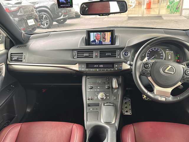 レクサス ＣＴ 200h Fスポーツ 京都府 2014(平26)年 7.9万km ブラック/ホワイトノーヴァガラスフレーク 純正8インチナビ/フルセグテレビ/バックカメラ/Bluetooth/サンルーフ/パドルシフト/本革シート/メモリーパワーシート/シートヒーター/ステアリングヒーター/レクサスセーフティーセンス/クリアランスソナー/トラクションコントロール/レーダークルーズコントロール/ワンオーナー/禁煙車/カードキー/寒冷地仕様/ドラレコ前後/ビルトインETC/アイドリングストップ/フォグランプ/ウィンカーミラー/電動格納ミラー