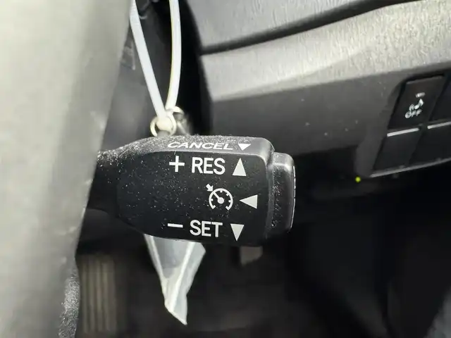 トヨタ プリウス G 愛知県 2012(平24)年 5.2万km ボルドーマイカメタリック 純正SDナビ　/ワンセグTV　/Bluetooth　/バックカメラ　/クルーズコントロール　/スマートキー　/自動防眩ミラー　/ステアリングリモコン　/ハーフレザーシート　/パワーシート　/ビルトインETC /フォグランプ　/AM/FM　/スペアキー