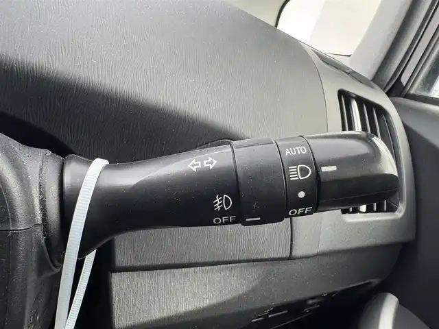トヨタ プリウス G 愛知県 2012(平24)年 5.2万km ボルドーマイカメタリック 純正SDナビ　/ワンセグTV　/Bluetooth　/バックカメラ　/クルーズコントロール　/スマートキー　/自動防眩ミラー　/ステアリングリモコン　/ハーフレザーシート　/パワーシート　/ビルトインETC /フォグランプ　/AM/FM　/スペアキー
