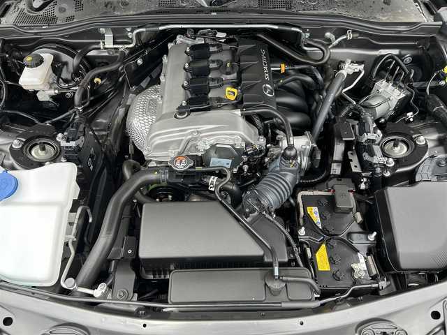 マツダ ロードスター 滋賀県 2023(令5)年 1.5万km グレー ガソリン/2WD(FR)/6速MT/HKSマフラー/RAYS純正ホイール/ブレンボキャリパー/ETC/特別仕様車/レーンアシスト/コーナーセンサー/横滑り防止/プッシュスタート/スマートキー/ステアリングスイッチ/本革巻きステアリング/オートライト/USB/AUX/純正マット/LEDヘッドライト