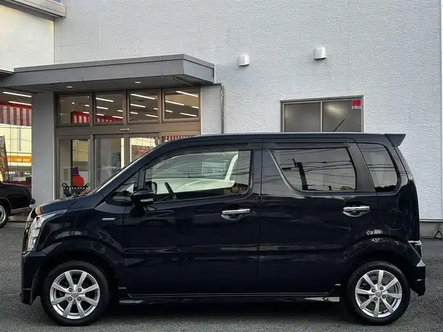 スズキ ワゴンＲ スティングレー HYBRID X 熊本県 2017(平29)年 8.3万km ブルーイッシュブラックパール3 純正ナビ/【フルセグ/CD/DVD/Bluetooth/AUX】/全方位モニター/デュアルカメラブレーキサポート/車線逸脱警報/ヘッドアップディスプレイ/革巻きステアリング/ステアリングリモコン/シートヒーター/オートLEDヘッドライト/フォグランプ/純正14インチアルミホイール/ビルトインETC/アイドリングストップ/純正ドアバイザー