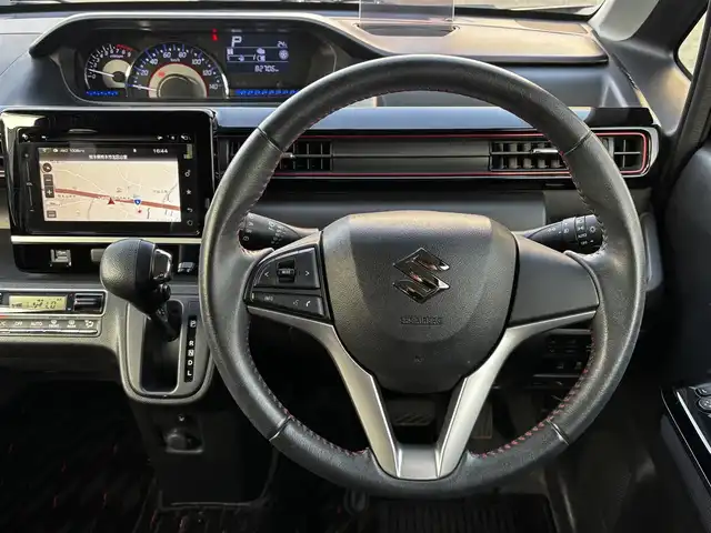 スズキ ワゴンＲ スティングレー HYBRID X 熊本県 2017(平29)年 8.3万km ブルーイッシュブラックパール3 純正ナビ/【フルセグ/CD/DVD/Bluetooth/AUX】/全方位モニター/デュアルカメラブレーキサポート/車線逸脱警報/ヘッドアップディスプレイ/革巻きステアリング/ステアリングリモコン/シートヒーター/オートLEDヘッドライト/フォグランプ/純正14インチアルミホイール/ビルトインETC/アイドリングストップ/純正ドアバイザー