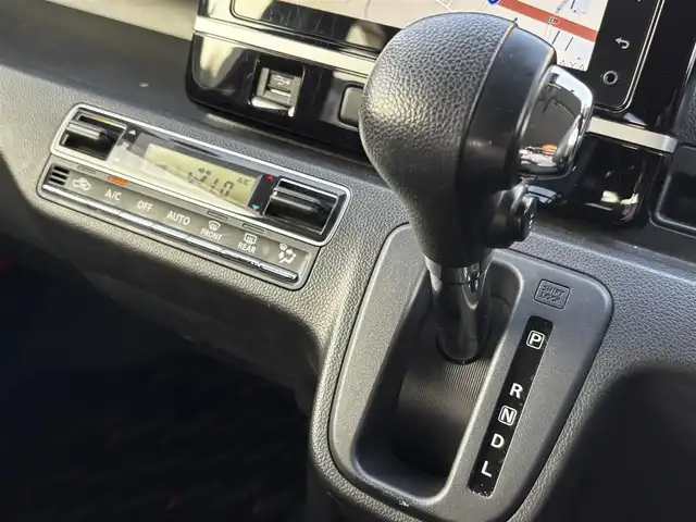 スズキ ワゴンＲ スティングレー HYBRID X 熊本県 2017(平29)年 8.3万km ブルーイッシュブラックパール3 純正ナビ/【フルセグ/CD/DVD/Bluetooth/AUX】/全方位モニター/デュアルカメラブレーキサポート/車線逸脱警報/ヘッドアップディスプレイ/革巻きステアリング/ステアリングリモコン/シートヒーター/オートLEDヘッドライト/フォグランプ/純正14インチアルミホイール/ビルトインETC/アイドリングストップ/純正ドアバイザー