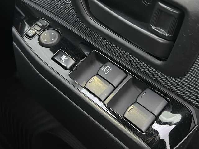 日産 サクラ X 三重県 2023(令5)年 1.7万km ブラック 純正ナビ /バックカメラ /ワイヤレス充電器 /スペアキー /前後ドライブレコーダー /前後コーナーセンサー /レザー調シートカバー /LEDヘッドライト /オートライト /オートホールド /ステアリングスイッチ/純正フロアマット /電動格納ミラー/禁煙車