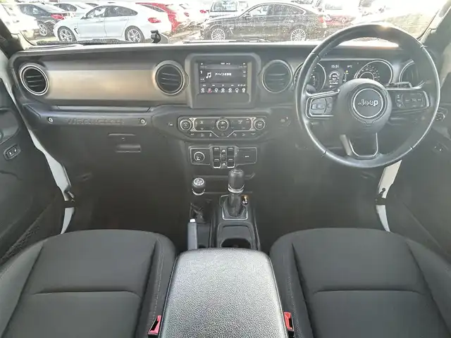 クライスラー・ジープ ジープ ラングラー アンリミテッド スポーツ 福岡県 2020(令2)年 6.4万km ブライトホワイト アダプティブクルーズコントロール/アクティブブレーキアシスト/ディスプレイオーディオ　/Ａｐｐｌｅｃａｒｐｌａｙ/ａｎｄｒｏｉｄａｕｔｏ　/Bluetooth/バックカメラ　/サイドカメラ　/前後コーナーセンサー/純正前後ドライブレコーダー　/純正17インチアルミホイール/ETC2.0