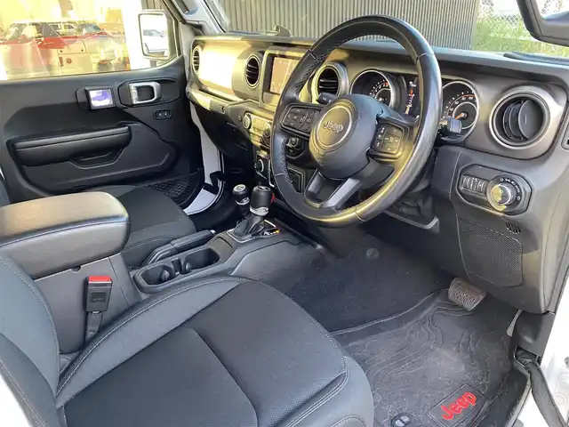 クライスラー・ジープ ジープ ラングラー アンリミテッド スポーツ 福岡県 2020(令2)年 6.4万km ブライトホワイト アダプティブクルーズコントロール/アクティブブレーキアシスト/ディスプレイオーディオ　/Ａｐｐｌｅｃａｒｐｌａｙ/ａｎｄｒｏｉｄａｕｔｏ　/Bluetooth/バックカメラ　/サイドカメラ　/前後コーナーセンサー/純正前後ドライブレコーダー　/純正17インチアルミホイール/ETC2.0