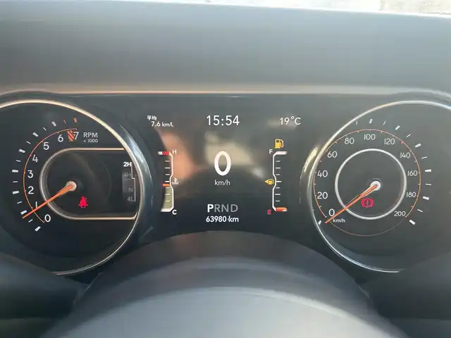 クライスラー・ジープ ジープ ラングラー アンリミテッド スポーツ 福岡県 2020(令2)年 6.4万km ブライトホワイト アダプティブクルーズコントロール/アクティブブレーキアシスト/ディスプレイオーディオ　/Ａｐｐｌｅｃａｒｐｌａｙ/ａｎｄｒｏｉｄａｕｔｏ　/Bluetooth/バックカメラ　/サイドカメラ　/前後コーナーセンサー/純正前後ドライブレコーダー　/純正17インチアルミホイール/ETC2.0