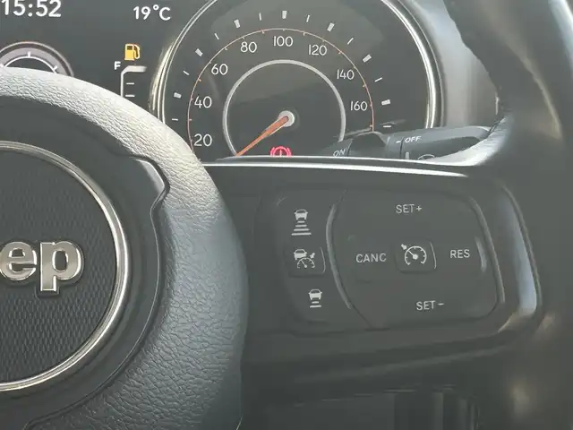 クライスラー・ジープ ジープ ラングラー アンリミテッド スポーツ 福岡県 2020(令2)年 6.4万km ブライトホワイト アダプティブクルーズコントロール/アクティブブレーキアシスト/ディスプレイオーディオ　/Ａｐｐｌｅｃａｒｐｌａｙ/ａｎｄｒｏｉｄａｕｔｏ　/Bluetooth/バックカメラ　/サイドカメラ　/前後コーナーセンサー/純正前後ドライブレコーダー　/純正17インチアルミホイール/ETC2.0