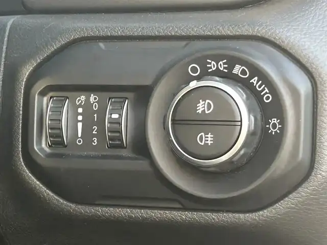 クライスラー・ジープ ジープ ラングラー アンリミテッド スポーツ 福岡県 2020(令2)年 6.4万km ブライトホワイト アダプティブクルーズコントロール/アクティブブレーキアシスト/ディスプレイオーディオ　/Ａｐｐｌｅｃａｒｐｌａｙ/ａｎｄｒｏｉｄａｕｔｏ　/Bluetooth/バックカメラ　/サイドカメラ　/前後コーナーセンサー/純正前後ドライブレコーダー　/純正17インチアルミホイール/ETC2.0