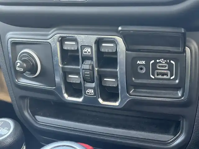 クライスラー・ジープ ジープ ラングラー アンリミテッド スポーツ 福岡県 2020(令2)年 6.4万km ブライトホワイト アダプティブクルーズコントロール/アクティブブレーキアシスト/ディスプレイオーディオ　/Ａｐｐｌｅｃａｒｐｌａｙ/ａｎｄｒｏｉｄａｕｔｏ　/Bluetooth/バックカメラ　/サイドカメラ　/前後コーナーセンサー/純正前後ドライブレコーダー　/純正17インチアルミホイール/ETC2.0