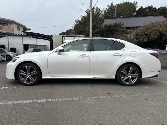 レクサス ＧＳ 300h Iパッケージ 福岡県 2016(平28)年 10.7万km ソニッククォーツ AM/FM/ワンオーナー/純正メーカーオプションナビ/（AM/FM/AUX/Bluetooth/フルセグTV）/衝突被害軽減システム/横滑り防止装置/レーンキープアシスト/パーキングアシスト/先方車発信告知システム/クルーズコントロール（追従あり）/パドルシフト/ハンズフリー/ハンドリングヒーター/ヒートシーター（D/N）/シートクーラー（D/N）/パワーシート（D/N）/オートマチックハイビーム/オートライト/フォグランプ/シートメモリー（D）/ドライブレコーダー（前、後ろ）/純正フロアマット/純正アルミホイール/プッシュスタート/LEDライト/スペアキー×2/保証書/取扱説明書