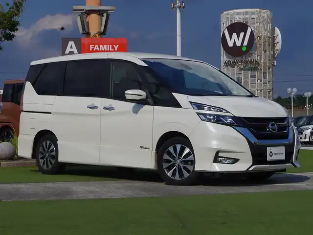 日産 セレナ ハイウェイスター V Vセレクション 千葉県 2017(平29)年 6.3万km ブリリアントホワイトパール エマージェンシーブレーキ/プロパイロット/インテリジェントクルーズコントロール/ハンズフリー両側パワースライドドア/純正SDナビ/地デジTV/【BD/DVD/CD再生機能　Bluetooth接続】/アラウンドビューモニター/フリップダウンモニター/革巻きステアリング/ステアリングスイッチ/ETC/LEDヘッドライト/フォグライト/ウインカーミラー/コーナーセンサー/純正16インチアルミホイル/サイド/カーテンエアバッグ/インテリジェントキー