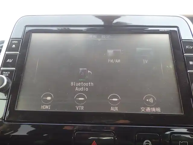 日産 セレナ ハイウェイスター V Vセレクション 千葉県 2017(平29)年 6.3万km ブリリアントホワイトパール エマージェンシーブレーキ/プロパイロット/インテリジェントクルーズコントロール/ハンズフリー両側パワースライドドア/純正SDナビ/地デジTV/【BD/DVD/CD再生機能　Bluetooth接続】/アラウンドビューモニター/フリップダウンモニター/革巻きステアリング/ステアリングスイッチ/ETC/LEDヘッドライト/フォグライト/ウインカーミラー/コーナーセンサー/純正16インチアルミホイル/サイド/カーテンエアバッグ/インテリジェントキー