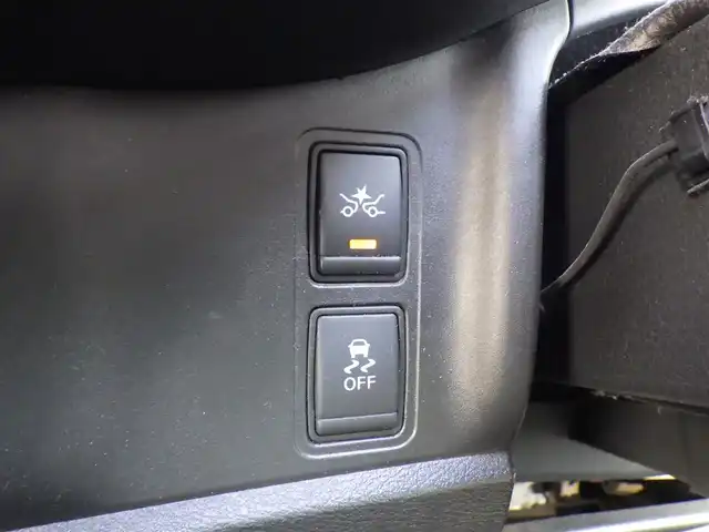 日産 セレナ ハイウェイスター V Vセレクション 千葉県 2017(平29)年 6.3万km ブリリアントホワイトパール エマージェンシーブレーキ/プロパイロット/インテリジェントクルーズコントロール/ハンズフリー両側パワースライドドア/純正SDナビ/地デジTV/【BD/DVD/CD再生機能　Bluetooth接続】/アラウンドビューモニター/フリップダウンモニター/革巻きステアリング/ステアリングスイッチ/ETC/LEDヘッドライト/フォグライト/ウインカーミラー/コーナーセンサー/純正16インチアルミホイル/サイド/カーテンエアバッグ/インテリジェントキー
