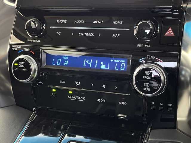 トヨタ アルファード S Cパッケージ 新潟県 2020(令2)年 1.7万km ホワイトパールクリスタルシャイン ディスプレイオーディオ/CD/DVD/Bluetooth/AppleCarPlay/AndroidAuto/フルセグ/USB/バックモニター/トヨタセーフティセンス/衝突被害軽減システム/レーンキープアシスト/レーダークルーズコントロ―ル/フリップダウンモニター/純正ビルトインETC/フロントドライブレコーダー/モデリスタエアロ/サンルーフ/3列シート/オットマン/電動リアゲート/レザーシート/全席パワーシート/前席シートヒーター/前席エアシート/両側パワースライドドア/純正フロアマット/純正LEDヘッドライト/オートライト/オートマチックハイビーム/純正18インチAW夏タイヤ/ABS/横滑り防止機能/前後コーナーセンサー/盗難防止装置/ステアリングヒーター/保証書/取扱説明書/スペアキー