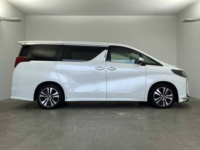 トヨタ アルファード S Cパッケージ 新潟県 2020(令2)年 1.7万km ホワイトパールクリスタルシャイン ディスプレイオーディオ/CD/DVD/Bluetooth/AppleCarPlay/AndroidAuto/フルセグ/USB/バックモニター/トヨタセーフティセンス/衝突被害軽減システム/レーンキープアシスト/レーダークルーズコントロ―ル/フリップダウンモニター/純正ビルトインETC/フロントドライブレコーダー/モデリスタエアロ/サンルーフ/3列シート/オットマン/電動リアゲート/レザーシート/全席パワーシート/前席シートヒーター/前席エアシート/両側パワースライドドア/純正フロアマット/純正LEDヘッドライト/オートライト/オートマチックハイビーム/純正18インチAW夏タイヤ/ABS/横滑り防止機能/前後コーナーセンサー/盗難防止装置/ステアリングヒーター/保証書/取扱説明書/スペアキー