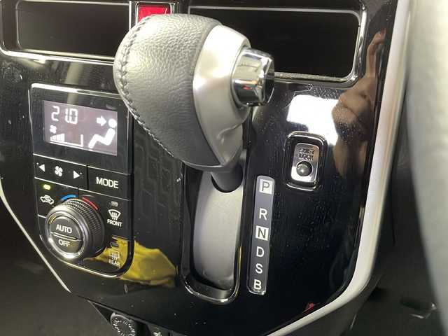 トヨタ タンク カスタムG 愛知県 2020(令2)年 2.1万km ブラックマイカメタリック 登録時走行距離20292km/純正ＳＤナビ　/シートヒーター　/バックカメラ　/両側パワースライドドア　/プッシュスタート　/スマートキー　/スペアキー/ＬＥＤヘッドライト　/オートハイビーム　/オートライト/前後コーナーセンサー　/横滑り防止装置　/衝突軽減システム/純正14インチアルミホイール/電動格納ミラー