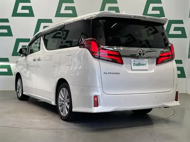 トヨタ アルファード S タイプゴールド 鹿児島県 2021(令3)年 5万km ホワイトパールクリスタルシャイン 純正ディスプレイオーディオ　/純正ＣＤ／ＤＶＤデッキ　/ＴＶキャンセラー　/トヨタセーフティセンス　/電動パーキングブレーキ　/オートブレーキホールド　/オールオートウィンドウ　/革巻きステアリング/ステアリングリモコン/三眼ＬＥＤヘッドライト　/シーケンシャルウィンカー/フロントフォグライト/電動格納ミラー/純正ドアバイザー/禁煙