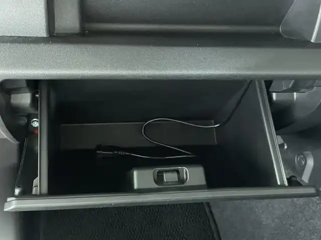 スズキ ジムニー XC 福岡県 2021(令3)年 3.8万km ブルーイッシュブラックパール3 ・社外SDナビ　/（ＡＭ　ＦＭ　ＣＤ　ＤＶＤ　ＳＤ　Ｉｐｏｄ　ＵＳＢ　ＢＴ）　/・バックカメラ　/・ＥＴＣ　/・前後ドラレコ　/・クルコン　/・ワンセグＴＶ　/・背面タイヤ　/・横滑り防止　/・レーンキープ　/・ダウンヒルアシスト　/・衝突軽減/・ヘッドライトウォッシャー/・オートライト/・純正フロアマット/・純正16インチアルミ/・電格ミラー/・バイザー/・取説