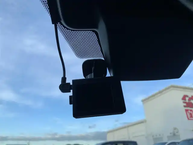 レクサス ＩＳ 300h Fスポーツ 大分県 2014(平26)年 9.5万km スターライトブラックガラスフレーク ・純正ナビ/・フルセグ/・バックカメラ/・純正ビルトインETC2.0/・ステアリングスイッチ/・ブルーレイ視聴可/・プリクラッシュセーフティ/・レーンキープアシスト/・アダプティブクルーズコントロール/・オートライト＆オートハイビーム/・クリアランスソナー/・パドルシフト/・社外前方ドライブレコーダー