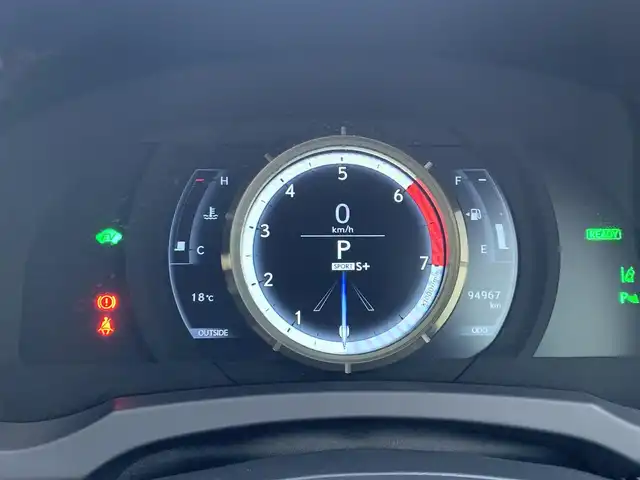 レクサス ＩＳ 300h Fスポーツ 大分県 2014(平26)年 9.5万km スターライトブラックガラスフレーク ・純正ナビ/・フルセグ/・バックカメラ/・純正ビルトインETC2.0/・ステアリングスイッチ/・ブルーレイ視聴可/・プリクラッシュセーフティ/・レーンキープアシスト/・アダプティブクルーズコントロール/・オートライト＆オートハイビーム/・クリアランスソナー/・パドルシフト/・社外前方ドライブレコーダー