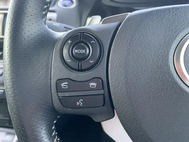 レクサス ＩＳ 300h Fスポーツ 大分県 2014(平26)年 9.5万km スターライトブラックガラスフレーク ・純正ナビ/・フルセグ/・バックカメラ/・純正ビルトインETC2.0/・ステアリングスイッチ/・ブルーレイ視聴可/・プリクラッシュセーフティ/・レーンキープアシスト/・アダプティブクルーズコントロール/・オートライト＆オートハイビーム/・クリアランスソナー/・パドルシフト/・社外前方ドライブレコーダー