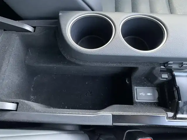 レクサス ＩＳ 300h Fスポーツ 大分県 2014(平26)年 9.5万km スターライトブラックガラスフレーク ・純正ナビ/・フルセグ/・バックカメラ/・純正ビルトインETC2.0/・ステアリングスイッチ/・ブルーレイ視聴可/・プリクラッシュセーフティ/・レーンキープアシスト/・アダプティブクルーズコントロール/・オートライト＆オートハイビーム/・クリアランスソナー/・パドルシフト/・社外前方ドライブレコーダー