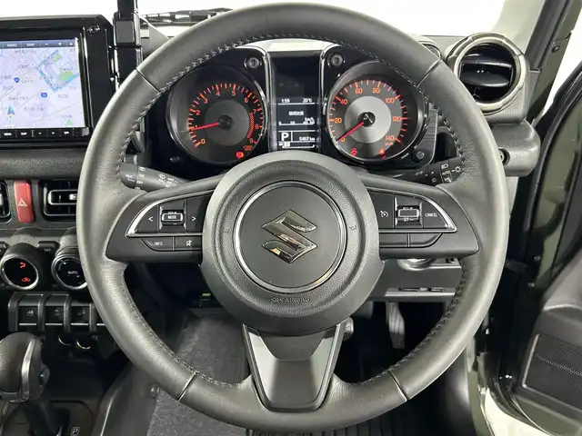 スズキ ジムニー XC 佐賀県 2023(令5)年 0.6万km ジャングルグリーン 純正8インチディーラーオプションナビ/バックカメラ/フルセグテレビTVキット付き/CD/DVD/SD/BT/USB/FM.AM/ナビ連動前後ドライブレコーダー/ETC/パートタイム4WD/ダウンヒルアシストコントロール/スズキレーダーブレーキサポートシステム/レーンキープアシスト/クルーズコントロール/オートハイビーム/オートライト/プッシュスタート/保証書/取扱説明書