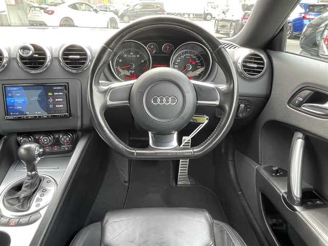 アウディ ＴＴクーペ 2．0 TFSI 東京都 2008(平20)年 7.5万km ファントムブラックパールエフェクト 社外HDDナビゲーション/Bluetooth接続/バックカメラ/スペアキー/純正フロアマット/レザーシート/ABS/横滑り防止機能/オートライト/タイヤ（レグノ）