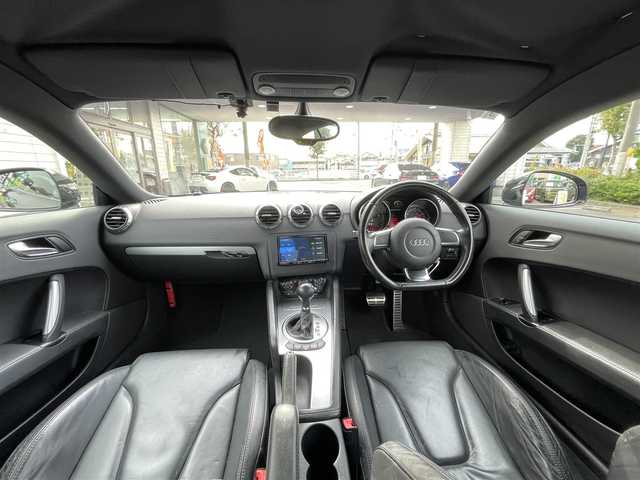 アウディ ＴＴクーペ 2．0 TFSI 東京都 2008(平20)年 7.5万km ファントムブラックパールエフェクト 社外HDDナビゲーション/Bluetooth接続/バックカメラ/スペアキー/純正フロアマット/レザーシート/ABS/横滑り防止機能/オートライト/タイヤ（レグノ）