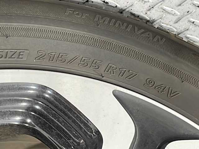 ホンダ ヴェゼル ハイブリッド Z ホンダセンシング 広島県 2017(平29)年 4.1万km ルナシルバーM 禁煙車/純正８型ナビ/バックカメラ/シートヒーター/パワーシート(運転席/助手席)/電動パーキングブレーキ/パドルシフト/レーダークルーズコントロール/ＥＴＣ/ドラレコ/衝突被害軽減システム/レーンキープアシスト/オートライト/フォグランプ/ＬＥＤヘッドライト/チップアップシート/エアバッグ(運転席/助手席/サイド/カーテン)/純正17インチアルミホイール(215/55/R17)