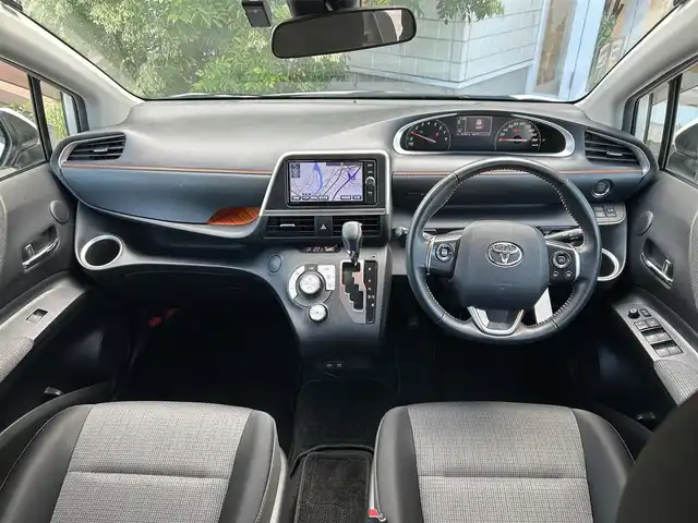 トヨタ シエンタ G 岡山県 2021(令3)年 2.3万km ホワイトパールクリスタルシャイン 純正ナビ　NSZT-W66T/フルセグTV、CD、DVD、Bluetooth、AM、FM/バックカメラ/両側パワースライドドア/ETC/オートライト/USB充電ポート/トヨタセーフティセンス/・プリクラッシュセーフティ/・レーンディパーチャーアラート/・オートハイビーム