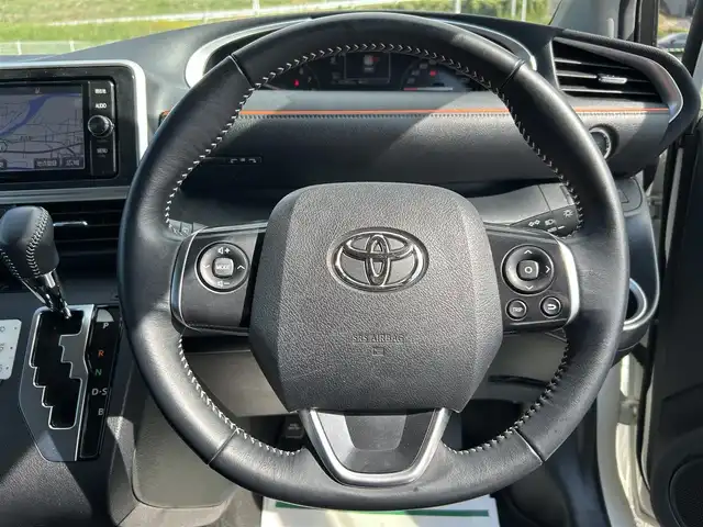 トヨタ シエンタ G 岡山県 2021(令3)年 2.3万km ホワイトパールクリスタルシャイン 純正ナビ　NSZT-W66T/フルセグTV、CD、DVD、Bluetooth、AM、FM/バックカメラ/両側パワースライドドア/ETC/オートライト/USB充電ポート/トヨタセーフティセンス/・プリクラッシュセーフティ/・レーンディパーチャーアラート/・オートハイビーム