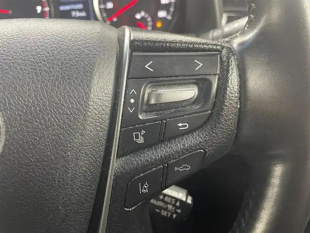 トヨタ アルファード S タイプゴールド 茨城県 2020(令2)年 5.6万km ホワイトパールクリスタルシャイン 純正ディスプレイオーディオ/・AM/FM/CD/DVD/Bluetooth/・フルセグテレビ/フリップダウンモニター/バックカメラ/ビルトインETC2.0/ドライブレコーダー/レーダークルーズコントロール/衝突軽減ブレーキ/レーンキープアシスト/横滑り防止装置/盗難防止装置/電動パーキングブレーキ/両側パワースライド/前後コーナーセンサー/LEDヘッドライト/オートマチックハイビーム/オートライト/ダブルオートエアコン/プッシュスタートボタン/ステアリングリモコン/革巻きステアリング/純正18インチアルミホイール/12V充電器/USBジャック/純正フロアマット/ドアバイザー/保証書