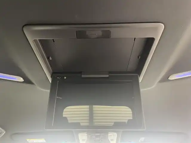 トヨタ アルファード S タイプゴールド 茨城県 2020(令2)年 5.6万km ホワイトパールクリスタルシャイン 純正ディスプレイオーディオ/・AM/FM/CD/DVD/Bluetooth/・フルセグテレビ/フリップダウンモニター/バックカメラ/ビルトインETC2.0/ドライブレコーダー/レーダークルーズコントロール/衝突軽減ブレーキ/レーンキープアシスト/横滑り防止装置/盗難防止装置/電動パーキングブレーキ/両側パワースライド/前後コーナーセンサー/LEDヘッドライト/オートマチックハイビーム/オートライト/ダブルオートエアコン/プッシュスタートボタン/ステアリングリモコン/革巻きステアリング/純正18インチアルミホイール/12V充電器/USBジャック/純正フロアマット/ドアバイザー/保証書