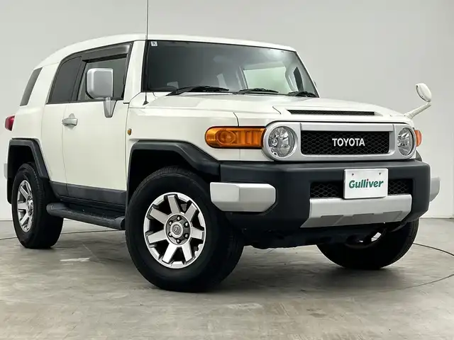 トヨタ ＦＪクルーザー 三重県 2014(平26)年 5.3万km ホワイト /純正ナビ//フルセグ/CD/Bluetooth//バックカメラ//ETC//ステアリングスイッチ//ＯＰサイドステップ//コーナーセンサー//リモコンキー//ライトレベライザー//フロアマット