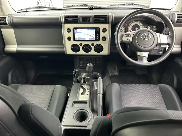 トヨタ ＦＪクルーザー 三重県 2014(平26)年 5.3万km ホワイト /純正ナビ//フルセグ/CD/Bluetooth//バックカメラ//ETC//ステアリングスイッチ//ＯＰサイドステップ//コーナーセンサー//リモコンキー//ライトレベライザー//フロアマット
