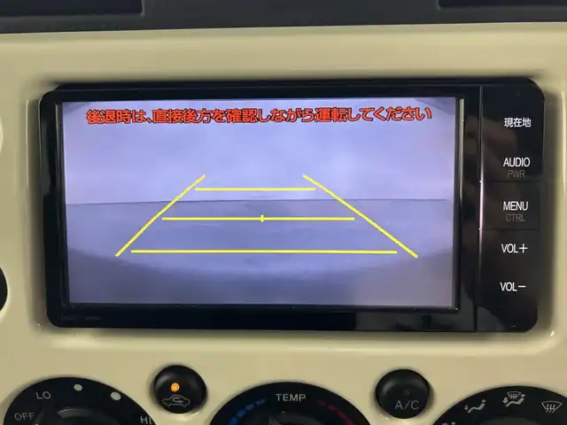 トヨタ ＦＪクルーザー 三重県 2014(平26)年 5.3万km ホワイト /純正ナビ//フルセグ/CD/Bluetooth//バックカメラ//ETC//ステアリングスイッチ//ＯＰサイドステップ//コーナーセンサー//リモコンキー//ライトレベライザー//フロアマット