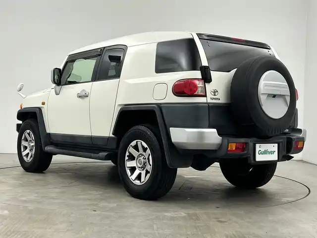 トヨタ ＦＪクルーザー 三重県 2014(平26)年 5.3万km ホワイト /純正ナビ//フルセグ/CD/Bluetooth//バックカメラ//ETC//ステアリングスイッチ//ＯＰサイドステップ//コーナーセンサー//リモコンキー//ライトレベライザー//フロアマット